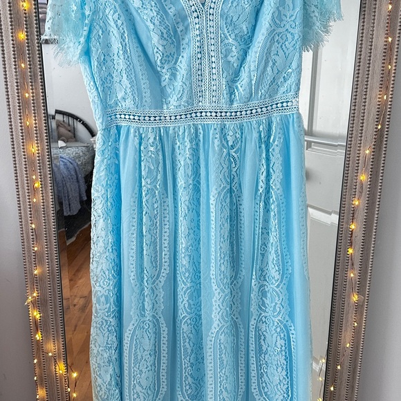 Pretty Garden NWT lace maxi dress - Picture 4 of 9